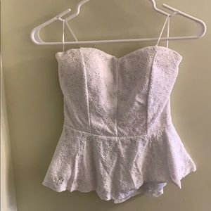 Sleeveless lacey cropped top